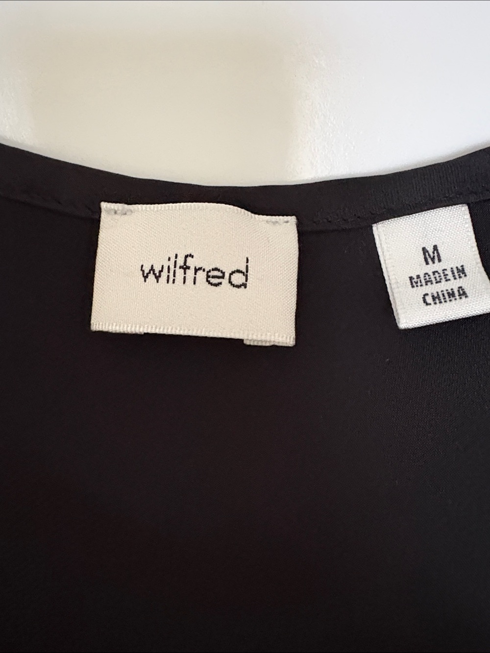 Aritzia Wilfred Tonka Satin Blouse EUC ❤️ - Picture 2 of 8